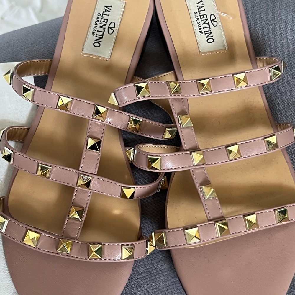 Valentino 1:1 Nude Leather Sandals